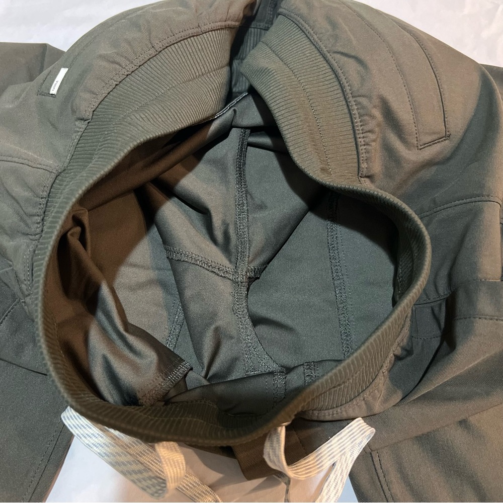Vuori Meta Green Jogger Performance Comfort Size L - Picture 5 of 16